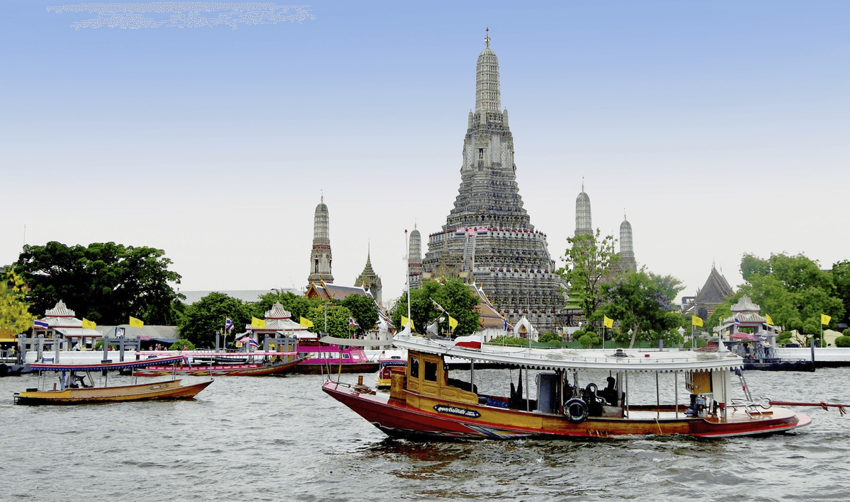Land in Bangkok – Skyline & River Lights